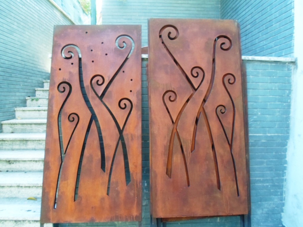 Stranolegno design: creazioni in polistirolo, sculture, sfere in ... Rivestimento in gesso effetto pietra